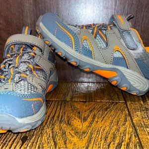 Toddler boys size 10 Merrell sneakers.